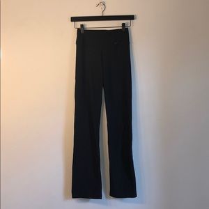 NIKE black straight leg leggings